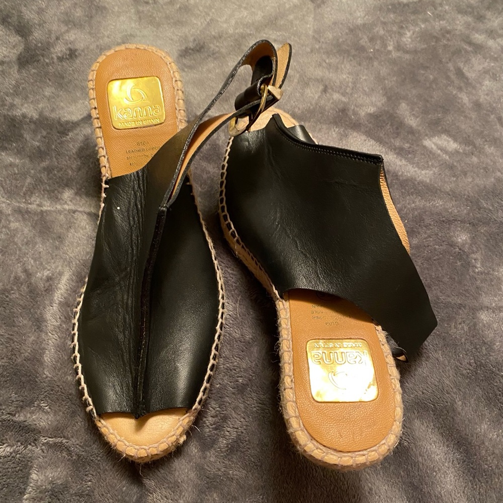 Kanna women’s platform sandals size 7 1/2